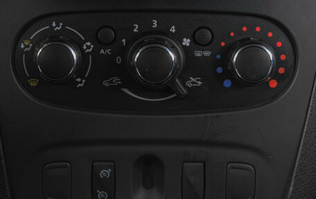 Renault Sandero II рестайлинг, 2018 год, 999 000 рублей, 22 фотография