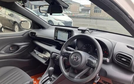 Toyota Yaris, 2022 год, 770 000 рублей, 12 фотография