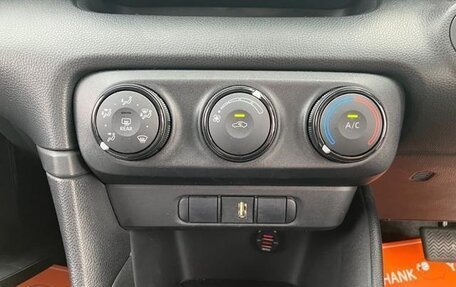 Toyota Yaris, 2022 год, 770 000 рублей, 18 фотография