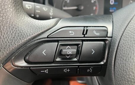 Toyota Yaris, 2022 год, 770 000 рублей, 15 фотография