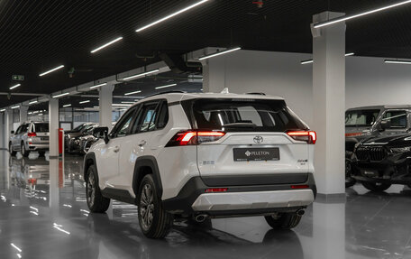 Toyota RAV4, 2025 год, 4 300 000 рублей, 4 фотография