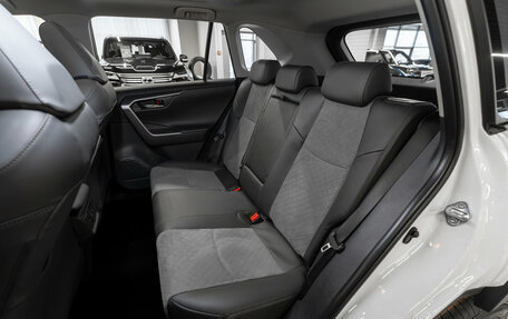 Toyota RAV4, 2025 год, 4 300 000 рублей, 13 фотография