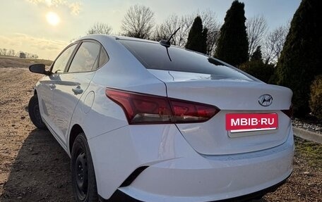 Hyundai Solaris II рестайлинг, 2021 год, 1 800 000 рублей, 2 фотография