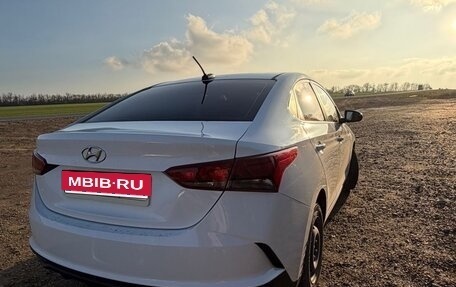 Hyundai Solaris II рестайлинг, 2021 год, 1 800 000 рублей, 3 фотография