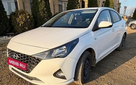 Hyundai Solaris II рестайлинг, 2021 год, 1 800 000 рублей, 5 фотография