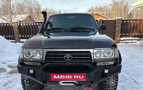 Toyota Land Cruiser 80 рестайлинг, 1997 год, 2 400 000 рублей, 1 фотография