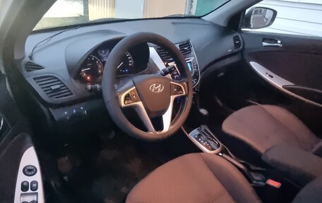 Hyundai Solaris II рестайлинг, 2013 год, 870 000 рублей, 14 фотография