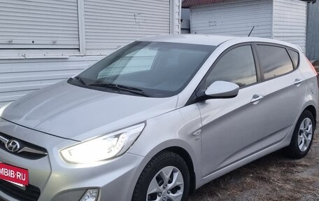 Hyundai Solaris II рестайлинг, 2013 год, 870 000 рублей, 11 фотография