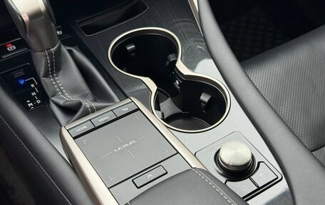 Lexus RX IV рестайлинг, 2020 год, 5 900 000 рублей, 11 фотография