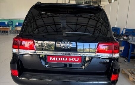 Toyota Land Cruiser 200, 2016 год, 6 300 000 рублей, 3 фотография