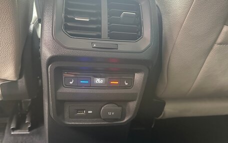 Volkswagen Tiguan II, 2020 год, 3 700 000 рублей, 27 фотография