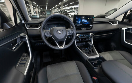 Toyota RAV4, 2025 год, 4 300 000 рублей, 7 фотография