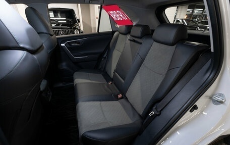 Toyota RAV4, 2025 год, 4 300 000 рублей, 13 фотография