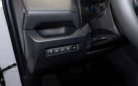 Toyota RAV4, 2025 год, 4 300 000 рублей, 23 фотография