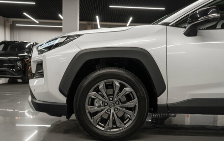 Toyota RAV4, 2025 год, 4 300 000 рублей, 26 фотография