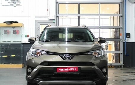 Toyota RAV4, 2017 год, 2 275 000 рублей, 2 фотография