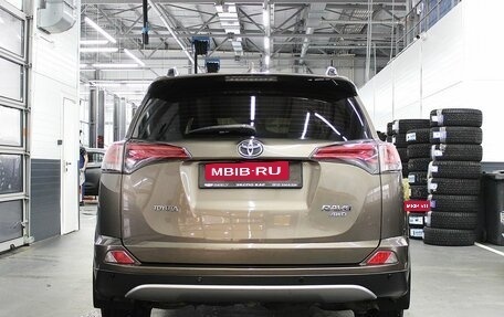 Toyota RAV4, 2017 год, 2 275 000 рублей, 5 фотография