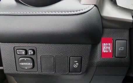 Toyota RAV4, 2017 год, 2 275 000 рублей, 18 фотография