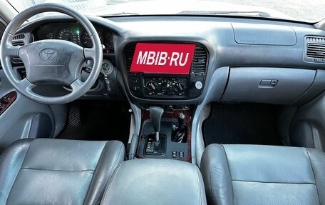 Toyota Land Cruiser 100 рестайлинг 2, 1999 год, 1 480 000 рублей, 16 фотография