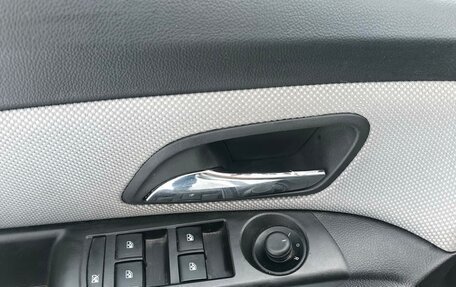 Chevrolet Cruze II, 2011 год, 585 000 рублей, 10 фотография