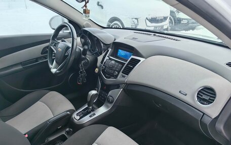 Chevrolet Cruze II, 2011 год, 585 000 рублей, 13 фотография