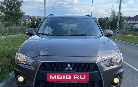 Mitsubishi Outlander III рестайлинг 3, 2011 год, 875 000 рублей, 3 фотография
