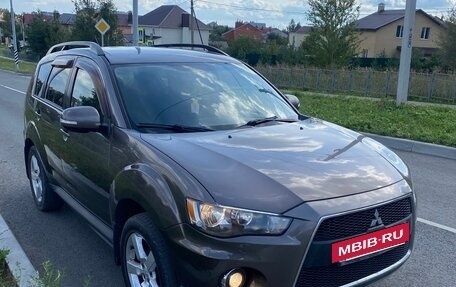 Mitsubishi Outlander III рестайлинг 3, 2011 год, 875 000 рублей, 2 фотография