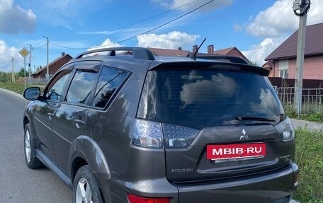 Mitsubishi Outlander III рестайлинг 3, 2011 год, 875 000 рублей, 5 фотография