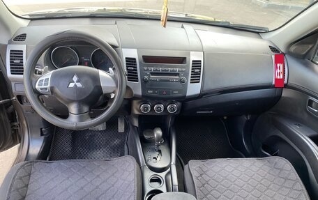 Mitsubishi Outlander III рестайлинг 3, 2011 год, 875 000 рублей, 11 фотография