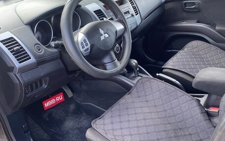 Mitsubishi Outlander III рестайлинг 3, 2011 год, 875 000 рублей, 13 фотография