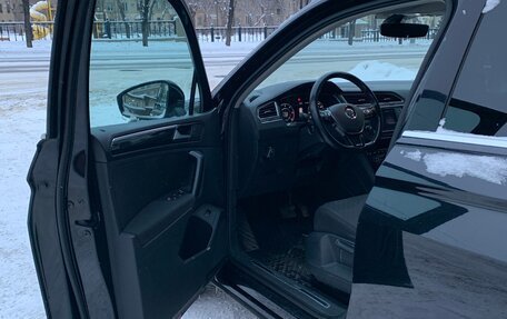 Volkswagen Tiguan II, 2017 год, 2 900 000 рублей, 2 фотография