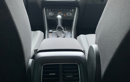 Volkswagen Tiguan II, 2017 год, 2 900 000 рублей, 17 фотография