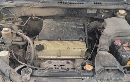 Mitsubishi Outlander III рестайлинг 3, 2004 год, 750 000 рублей, 12 фотография