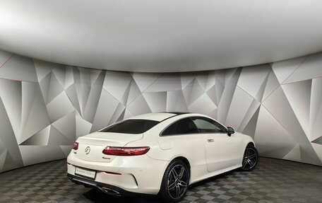 Mercedes-Benz E-Класс, 2019 год, 4 555 000 рублей, 2 фотография