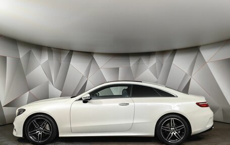 Mercedes-Benz E-Класс, 2019 год, 4 555 000 рублей, 5 фотография