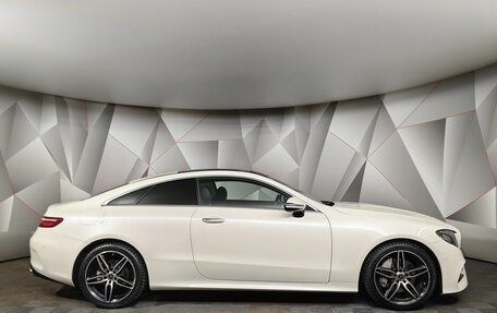 Mercedes-Benz E-Класс, 2019 год, 4 555 000 рублей, 6 фотография