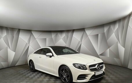 Mercedes-Benz E-Класс, 2019 год, 4 555 000 рублей, 3 фотография