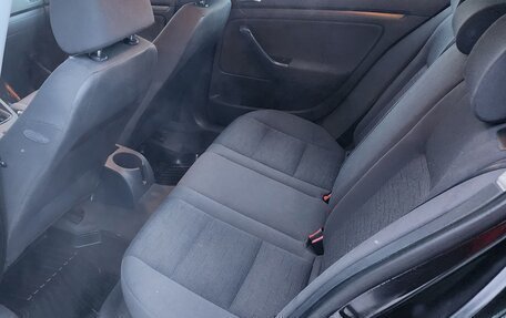 Volkswagen Golf V, 2004 год, 650 000 рублей, 10 фотография