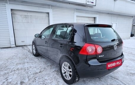 Volkswagen Golf V, 2004 год, 650 000 рублей, 3 фотография