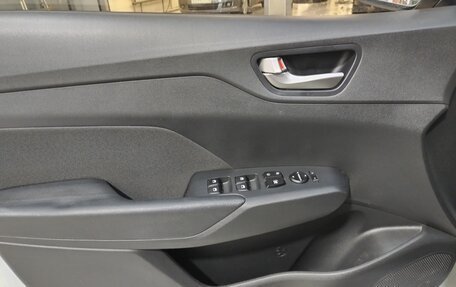 Hyundai Solaris II рестайлинг, 2018 год, 1 050 000 рублей, 5 фотография