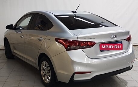 Hyundai Solaris II рестайлинг, 2018 год, 1 050 000 рублей, 3 фотография