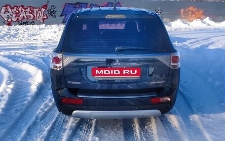 Mitsubishi Outlander III рестайлинг 3, 2014 год, 1 270 000 рублей, 3 фотография