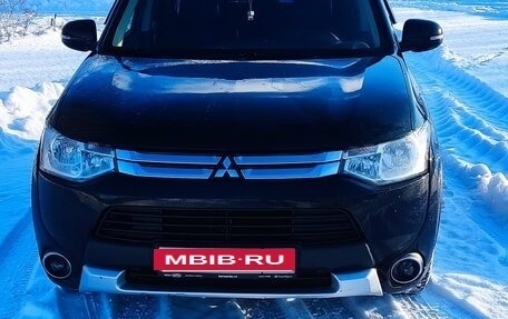 Mitsubishi Outlander III рестайлинг 3, 2014 год, 1 270 000 рублей, 8 фотография