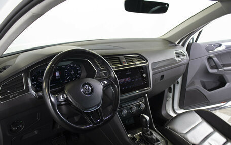 Volkswagen Tiguan II, 2017 год, 2 718 000 рублей, 16 фотография