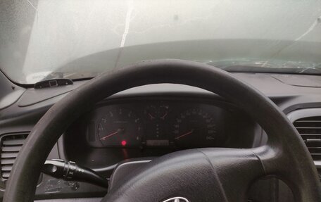 Hyundai Sonata IV рестайлинг, 2004 год, 120 000 рублей, 7 фотография