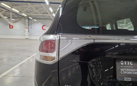 Mitsubishi Outlander III рестайлинг 3, 2014 год, 1 400 000 рублей, 11 фотография