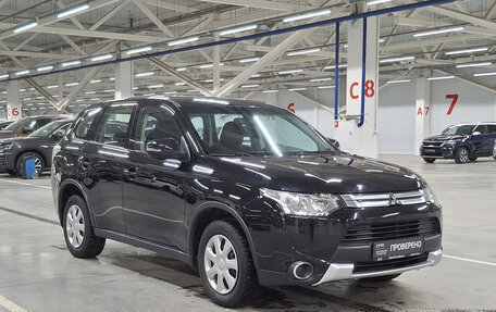 Mitsubishi Outlander III рестайлинг 3, 2014 год, 1 400 000 рублей, 3 фотография