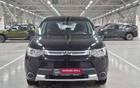 Mitsubishi Outlander III рестайлинг 3, 2014 год, 1 400 000 рублей, 2 фотография