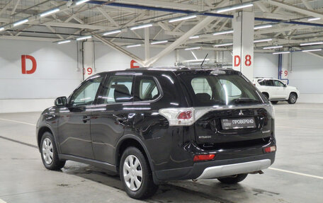 Mitsubishi Outlander III рестайлинг 3, 2014 год, 1 400 000 рублей, 8 фотография