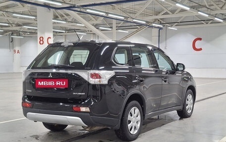 Mitsubishi Outlander III рестайлинг 3, 2014 год, 1 400 000 рублей, 6 фотография